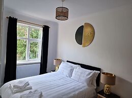 Lovely 4-bed House in Nottingham- Mapperly Park