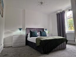 Lovely 4-bed House in Nottingham- Mapperly Park