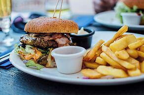 Roomshala 112 Hotel Blissbourn