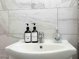 Remarkable 1-bed House in London