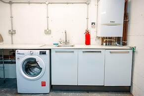 Remarkable 1-bed House in London