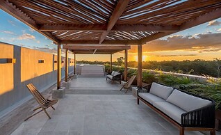 Unbeatable Located 2 Br Apt With Amazing Natural Lig