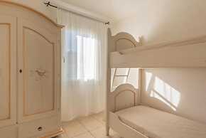 Elegant Residence 4 Bedroom Apartment Sleeps 8 Extra bed N0732