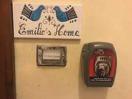 Room in Guest Room - Emilio's Home Triple Room in our Cozy and Comfort