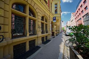 Apartment Sw. Antoniego by Renters