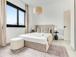 Sanders Premier - Cozy 2 bdr apt With Balcony