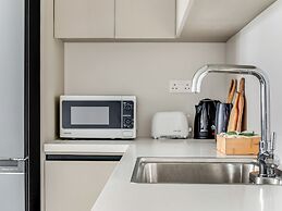 Sanders Premier - Cozy 2 bdr apt With Balcony