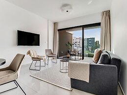 Sanders Premier - Cozy 2 bdr apt With Balcony