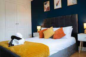 Stunning 6-bed House in Milton Keynes