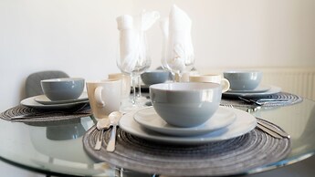 Stunning 6-bed House in Milton Keynes