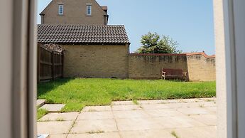 Stunning 6-bed House in Milton Keynes