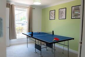 Stunning 6-bed House in Milton Keynes