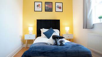 Stunning 6-bed House in Milton Keynes