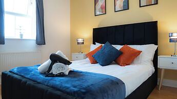 Stunning 6-bed House in Milton Keynes