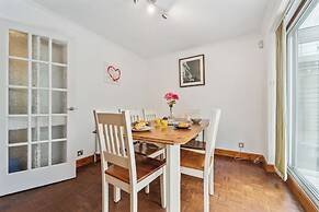 Spacious Home - Sleeps 10 - Free Parking - Pets