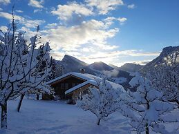 Chalet Grittelihus, Large Bathroom, Lots of Living Space, Nähe Interla