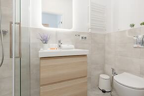 Łopuszańska Apartment Warsaw by Renters