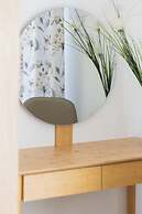 Łopuszańska Apartment Warsaw by Renters