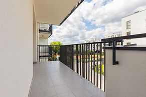 Łopuszańska Apartment Warsaw by Renters