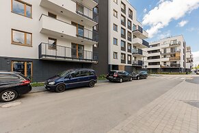 Łopuszańska Apartment Warsaw by Renters