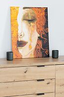 Łopuszańska Apartment Warsaw by Renters