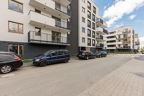 Łopuszańska Apartment Warsaw by Renters