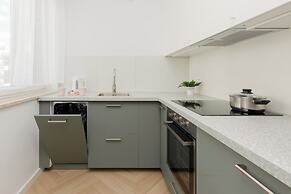 Łopuszańska Apartment Warsaw by Renters
