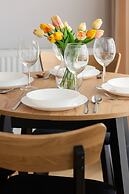 Łopuszańska Apartment Warsaw by Renters