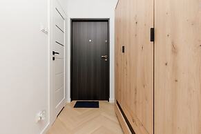 Łopuszańska Apartment Warsaw by Renters