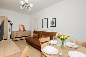 Łopuszańska Apartment Warsaw by Renters