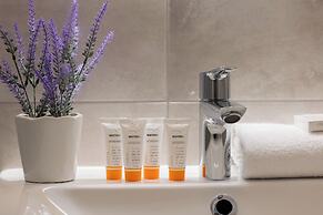 Łopuszańska Apartment Warsaw by Renters