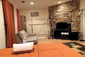 Room in House - The Master Haven Cozy Private Room