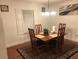 Room in House - The Master Haven Cozy Private Room