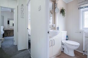 1 Manor Lodge - 3 Bedroom Lodge - Pendine