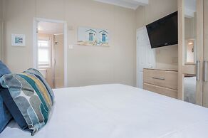 1 Manor Lodge - 3 Bedroom Lodge - Pendine