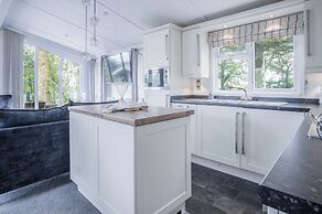 1 Manor Lodge - 3 Bedroom Lodge - Pendine