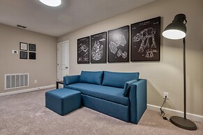 Luxury new Home Close to the Parks