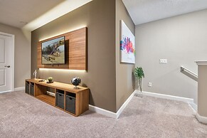 Affordable Luxury Home for 8 Guests Close to Parks