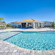 Affordable Luxury Home for 8 Guests Close to Parks