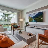 Affordable Luxury Home for 8 Guests Close to Parks