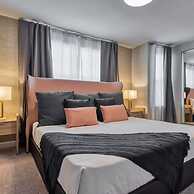 Affordable Luxury Home for 8 Guests Close to Parks