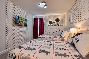 Dream Home With Themed Bedrooms Close to Disney
