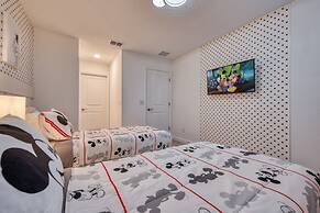 Brand new Home With Harry Potter and Mickey Themed Bedrooms