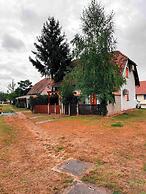Lovely 2-bedroom House in Terme Catez