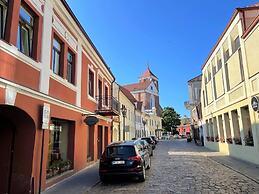 Picturesque Old Town Apartment With Balcony