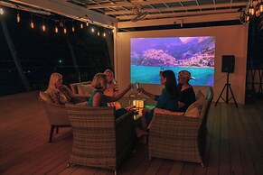 Sea&Sky luxury absolute beachfront villa