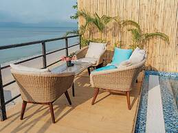 Sea&Sky luxury absolute beachfront villa