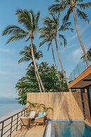 Sea&Sky luxury absolute beachfront villa