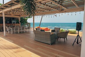 Sea&Sky luxury absolute beachfront villa