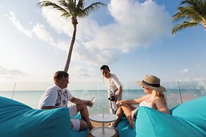 Sea&Sky luxury absolute beachfront villa